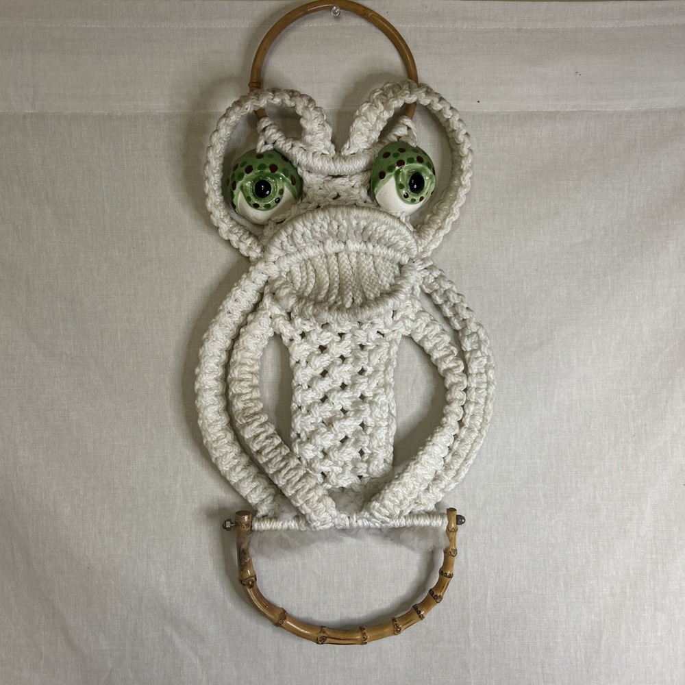 Vintage Handmade Macrame 1970s Frog Wall Hanging Retro Hand Towel Holder Ring